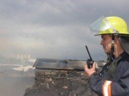 В Броварах склад с лакокрасочными материалами тушили 20 пожарных машин (фото)