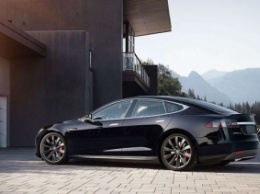 Tesla представила новую модификацию Model S