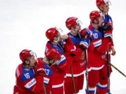 Сборная России по хоккею забила Латвии третью шайбу