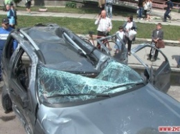 Шокирующее ДТП в Житомире: три автомобиля-участника аварии всмятку после столкновения