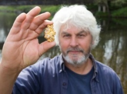 Британец нашел крупнейший в мире золотой самородок (фото)