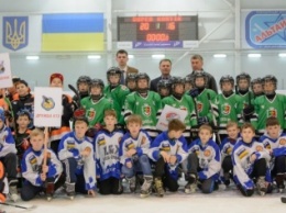 Команда «Кривбасс 2006» завоевала серебряные медали на Всеукраинском турнире по хоккею