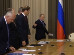Галстук подтяни: Путин отметил неопрятный вид Рогозина (ВИДЕО)