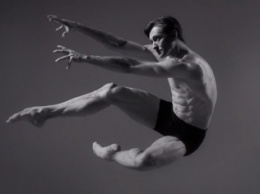 Сергей Безруков вжился в роль артиста балета