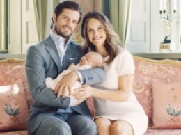 В сети появились официальные снимки принца Карла Филиппа и принцессы Софии с новорожденным сыном