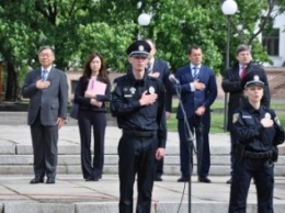 В Краматорске президент принял присягу у патрульных полицейских