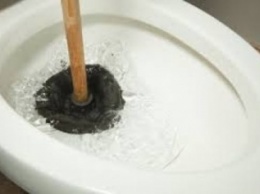 В Кореизе уже 5 дней не могут разобраться с засоренной канализацией. Люди в отчаянии