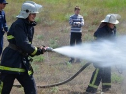 Юные спасатели на Николаевщине ликвидировали пожар в зоне радиационного загрязнения (ФОТО)