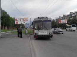В Кировограде женщина испугалась троллейбуса и вызвала полицию. ФОТО