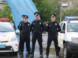 На патрулирование Славянска ежедневно выходит 14 нарядов новой полиции