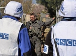 Боевик "ЛНР" не позволил наблюдателям ОБСЕ попасть на военную базу