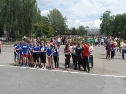 В Покровске (Красноармейске) в Олимпийский день состоялся яркий спортивный забег, приуроченный ко Дню Европы