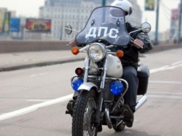 В Москве пенсионерка попала под колеса мотоцикла сотрудника ДПС
