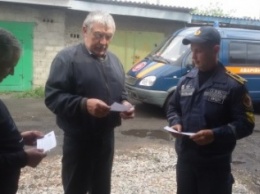 Добропольские спасатели провели беседу с владельцами гаражных кооперативов