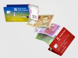 Кредитная или дебетовая - какую банковскую карту выбрать