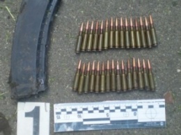 В Деснянском районе во дворе многоэтажки нашли гранату и патроны (ФОТО)