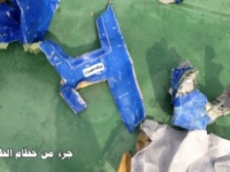 Опубликованы фото обломков самолета EgyptAir