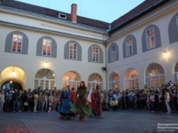 Ночью загадочный Ужгородский замок посетило множество горожан и гостей города: как это было (ФОТО, ВИДЕО)