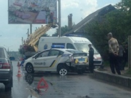 В Харькове полицейский "Prius" попал в ДТП: есть пострадавшие (ФОТО)