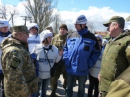 В Донецке прошла массовая акция протеста против бездействия миссии ОБСЕ