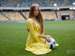 Перед ЕВРО-2016 жены футболистов сборной Украины поддержали мужей фотосессией