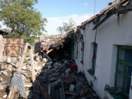 В результате обстрела Авдеевки ранены 6 военных и разрушены 8 домов, - прокуратура