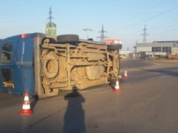 ДТП в Закарпатье: автомобиль завалился на бок (ФОТО)