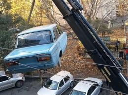 Грузин 27 лет хранил шестерку ВАЗ на балконе