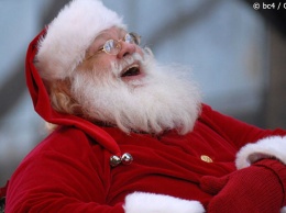 Учитель сказал 6-летним детям:?Санта-Клауса не существует, подарки покупают родители?