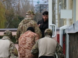 Тяжелые ранения ног и ампутация кисти: в ВМС рассказали о состоянии пленных украинцев