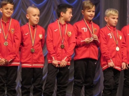 В Запорожье наградили юных футболистов