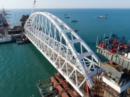 Экс-советник Путина назвал Керченский мост ФСБ-шной удавкой: построен, чтобы создавать препятствия