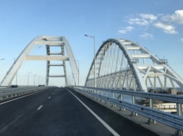 Морскую переправу решили оставить, на Керченский мост надежды нет