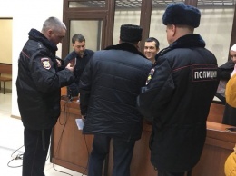 «Суд» в Крыму отклонил апелляцию на арест адвоката Курбединова