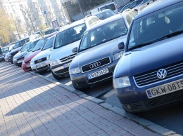 Владельцы авто на еврономерах нашли "легальный" способ ездить в Украине без растаможки