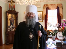 Скандального настоятеля Лавры митрополита Павла выселяют: "список богатств поражает"