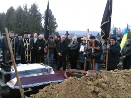 В Прикарпатье похоронили боевика "Азова", погибшего на Донбассе