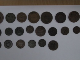 Несколько десятков ценных монет, старейшей из которых более 260 лет, пытались переместить через госграницу