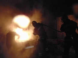 В Лисичанске загорелся автомобиль