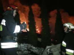 В Карпатах сгорел отель, погиб один человек