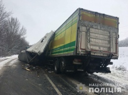 Под Харьковом в результате столкновения двух грузовиков погиб мужчина
