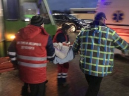 Под Киевом грузовик врезался в маршрутку, шесть человек пострадали