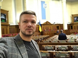 Нардеп Емец объявил сбор подписей за заседание Рады по поводу военного положения в Украине