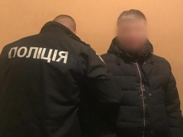 Полиция задержала иностранцев, обворовывавших авто киевлян