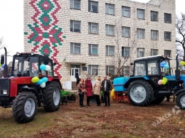ПТУ в Одесской области получило новую сельхозтехнику для обучения виноградарей