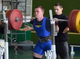 Каменчанин стал мастером спорта Украины по пауэрлифтингу