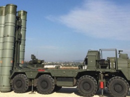 МинВОТ: Россия стягивает в Крым военную технику, чтобы блокировать к нему доступ