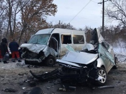 Микроавтобус, перевозивший людей из Попасной в Харьков, попал в ДТП: есть погибшие