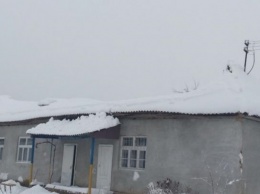 Непогода на Закарпатье: от снега обрушилась крыша в школе
