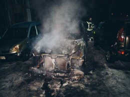На Днепропетровщине повадились палить дорогущие авто: новый случай